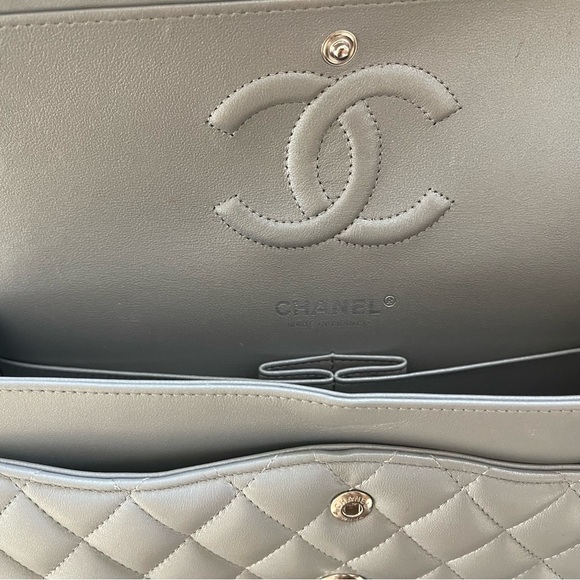 Authentic double flap medium Chanel 2023 collection - Picture 4 of 9